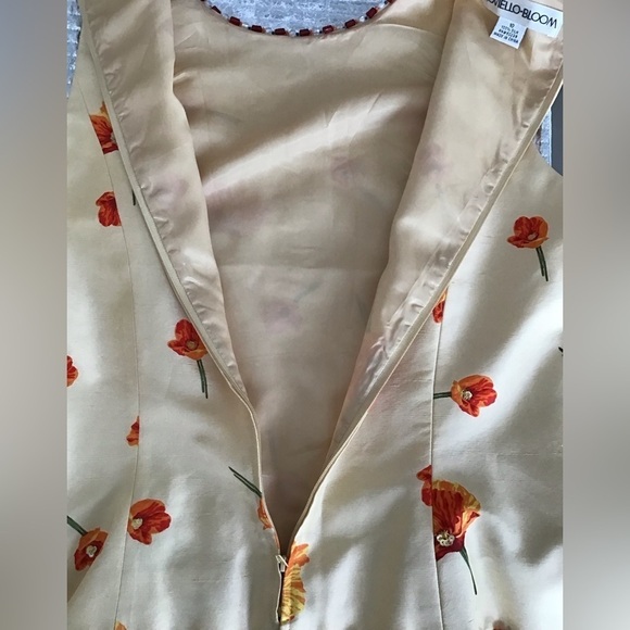 Beautiful,rich colored 100% silk top by Novello-Bloom size 10.  EUC - Picture 8 of 10
